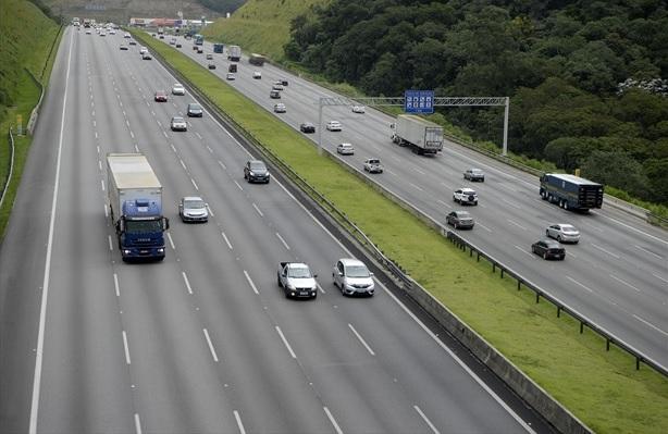 Três pessoas morrem e nove ficam feridas em acidente na Rodovia dos