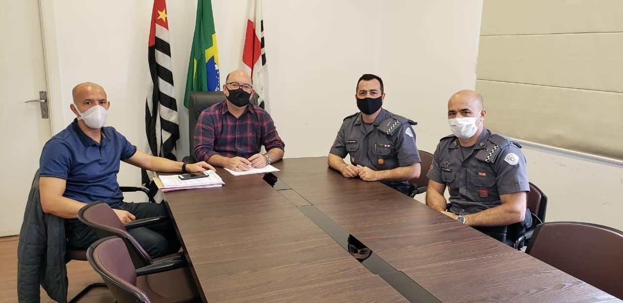 Prefeito de Vinhedo recepciona novo responsável pela companhia da Polícia Militar