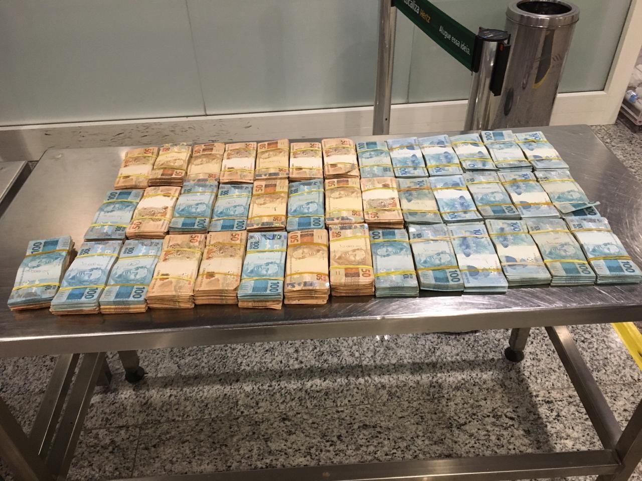 Polícia Federal apreende 360 mil reais com passageiro no Aeroporto de Viracopos