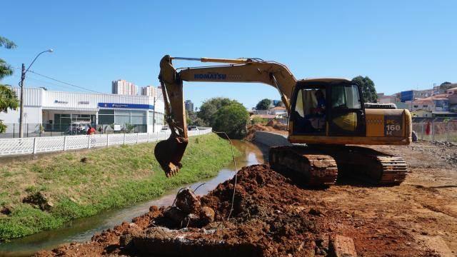 Prefeitura dá andamento às obras em frente à Rodoviária