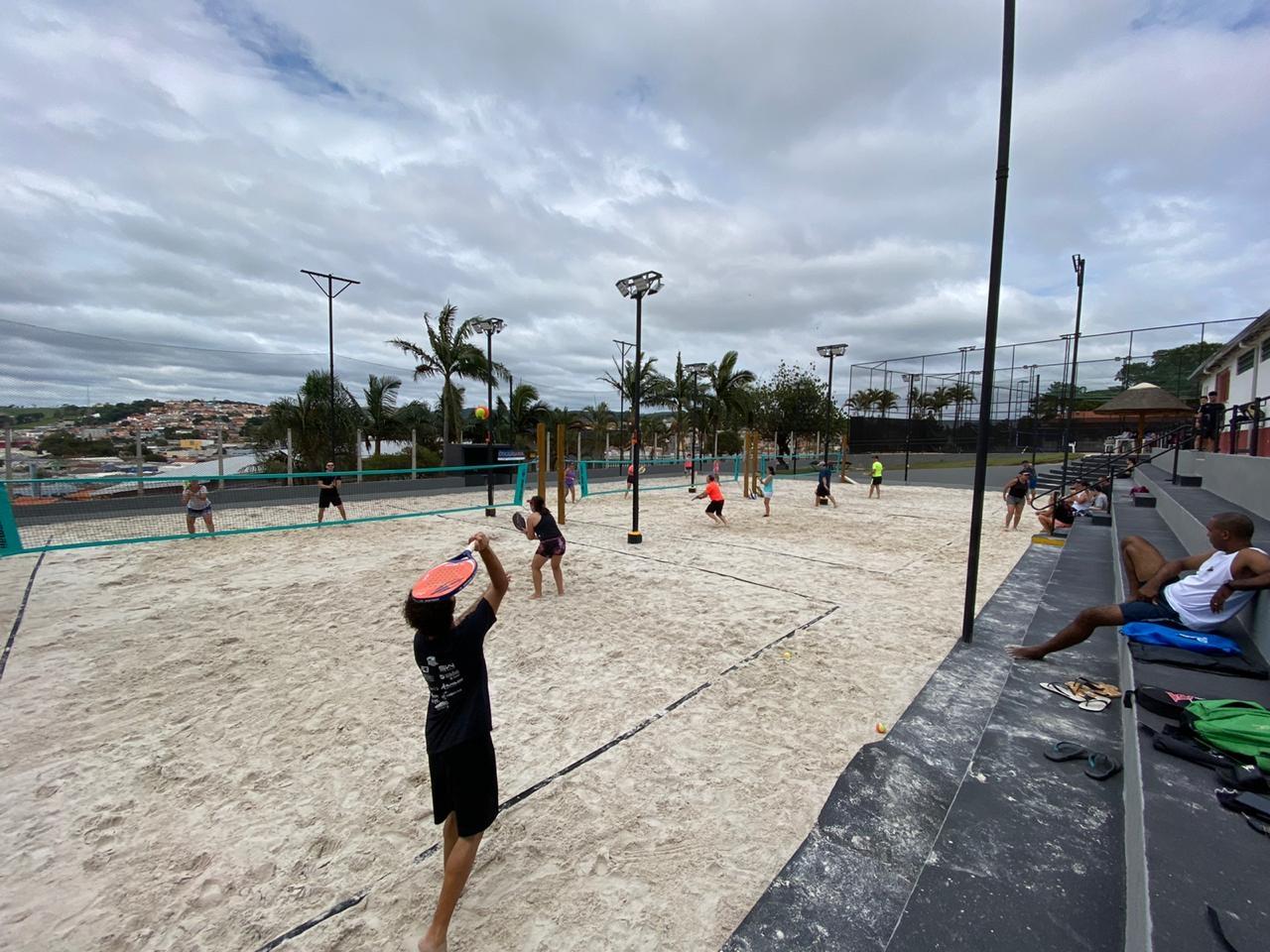 Itatiba E.C. entrega novas quadras de beach tennis aos associados