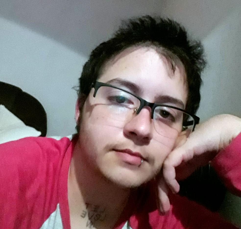 Jovem trans relata humilhação em busca de cirurgia