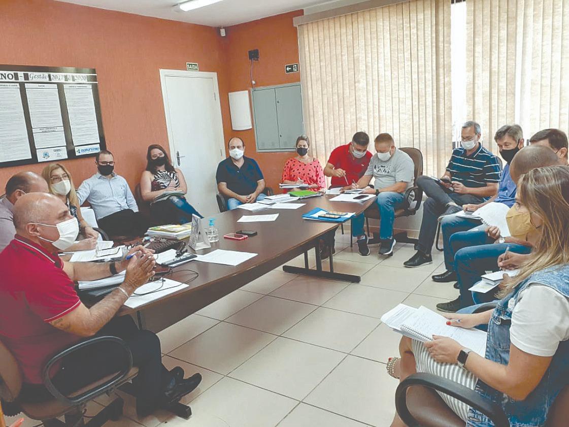 Em Morungaba, Marquinho e Fernandão se reúnem com diretores