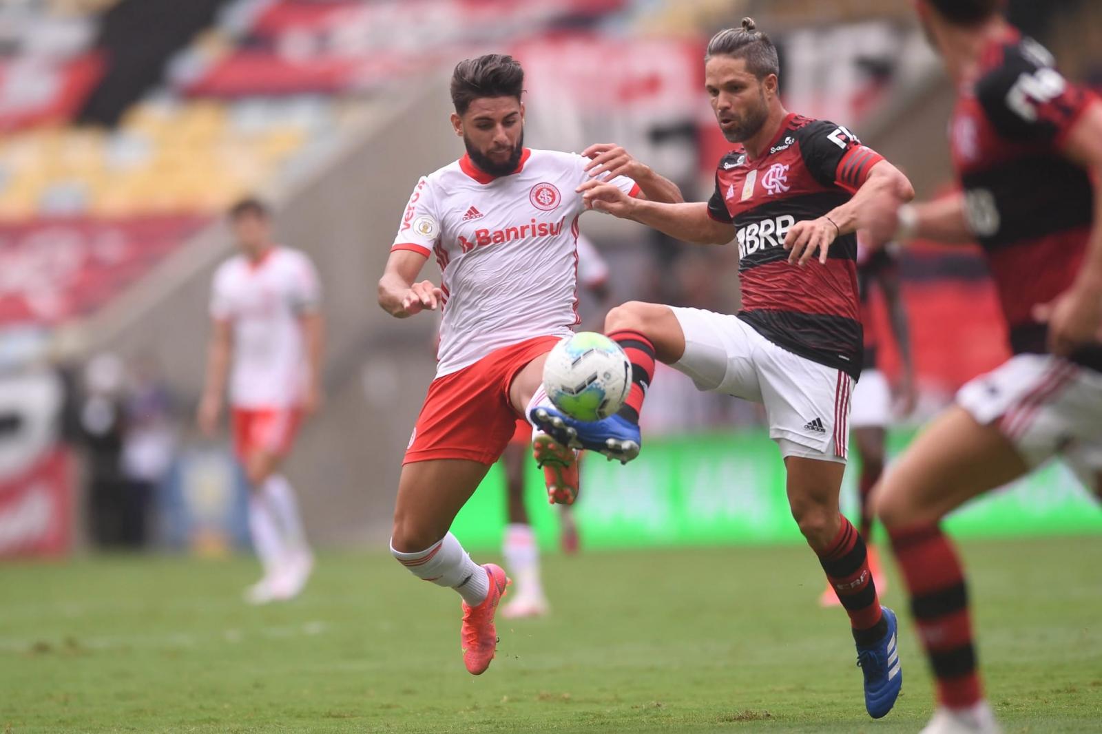 Flamengo Vira Sobre O Inter No Maracanã E Assume A Liderança Do Brasileirão Jornal De Itatiba 1342