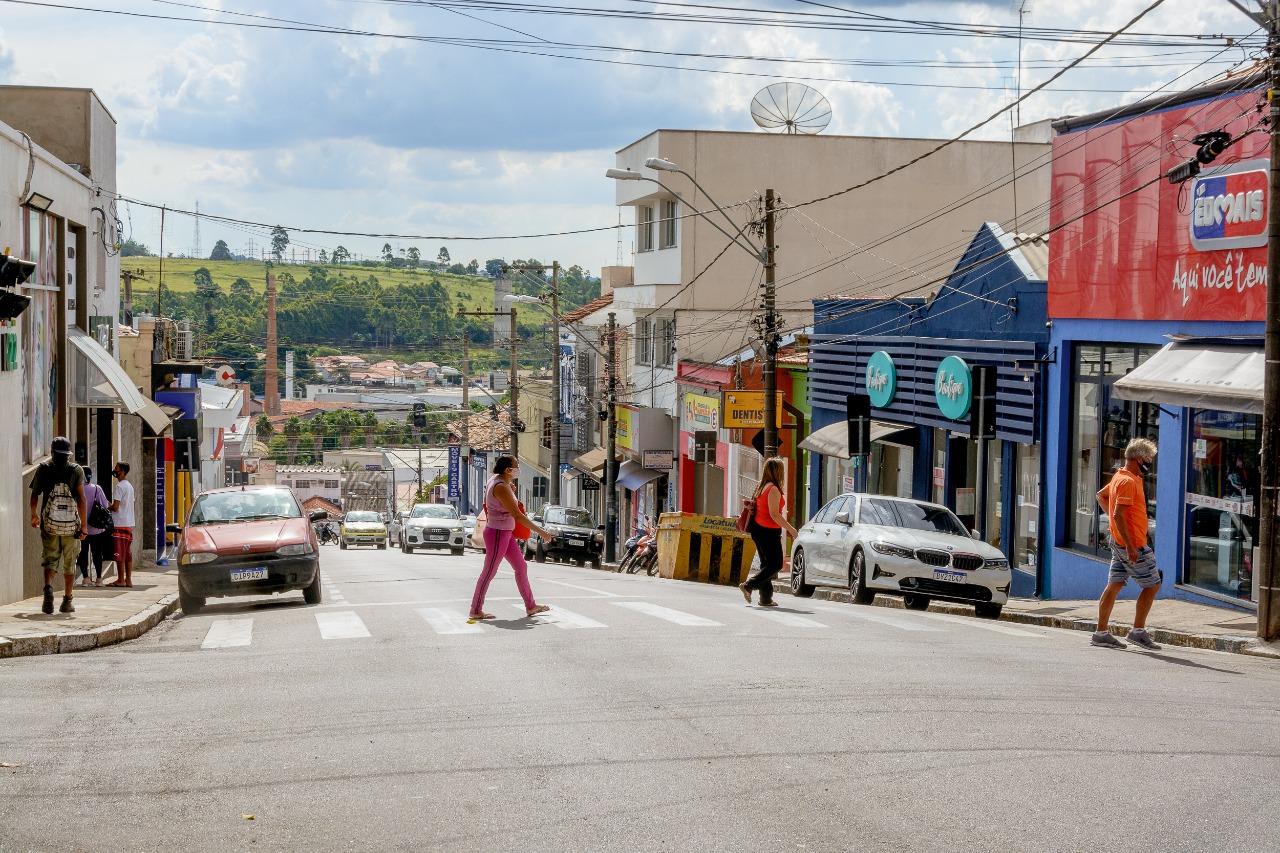 Comércio aposta em delivery e drive-thru para enfrentar restrições