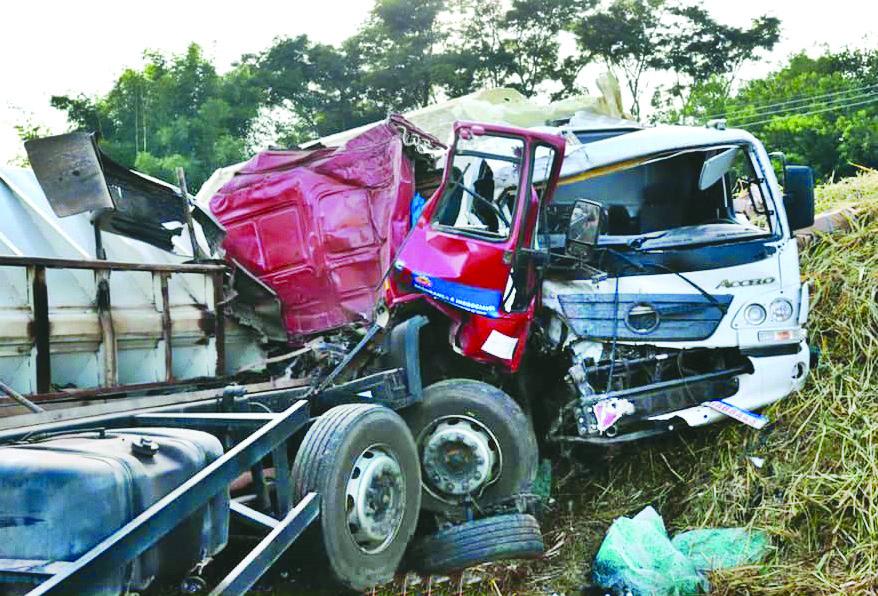 Acidente entre caminhões deixa uma pessoa morta na Itatiba-Bragança