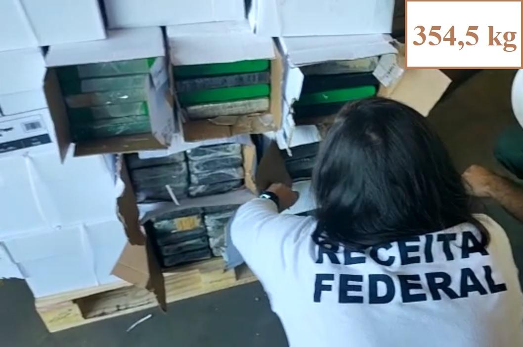 Receita Federal apreende 354,5 kg de cocaína em carga de papel no Porto de Santos