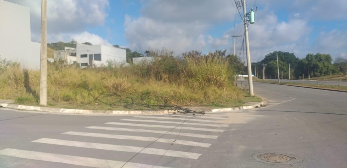 Ladrões furtam fios de linha telefônica no Bairro da Ponte