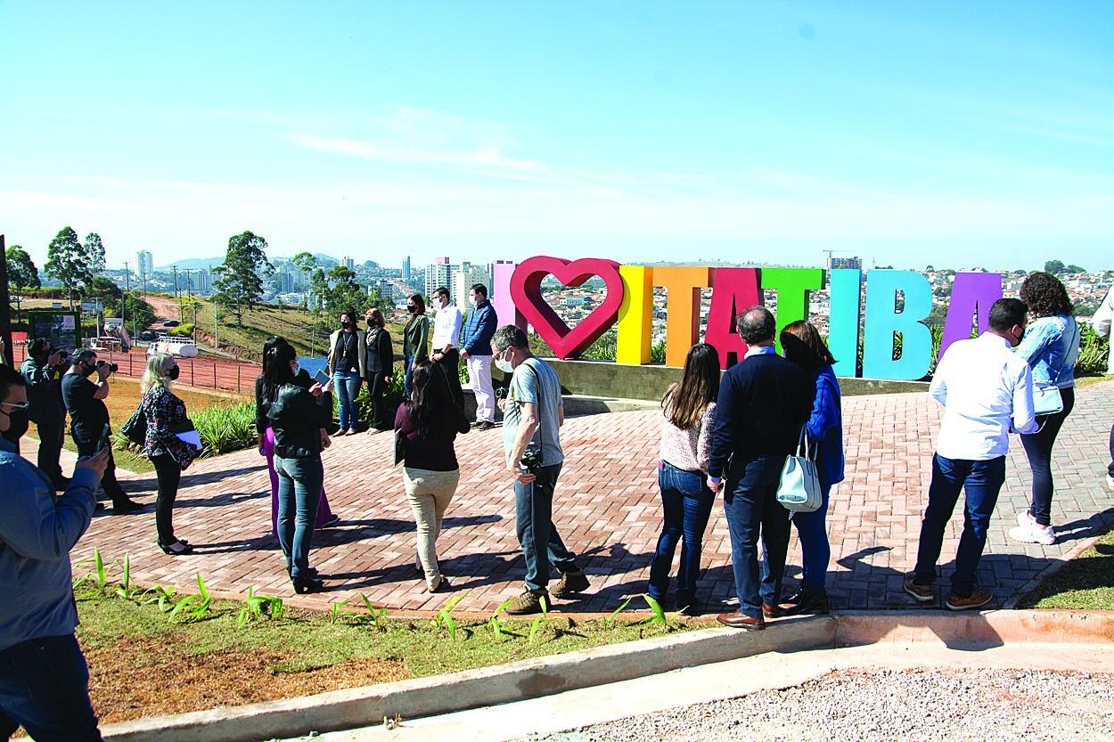 Município ganha mirante com vista panorâmica e letreiro ‘I love Itatiba’