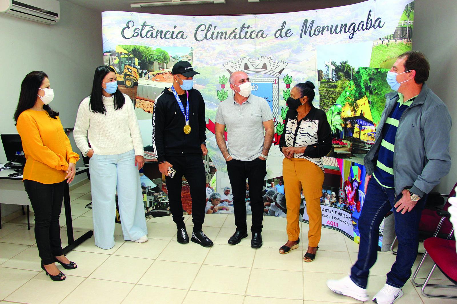 Medalhista olímpico, Gabriel Menino recebe homenagens em Morungaba