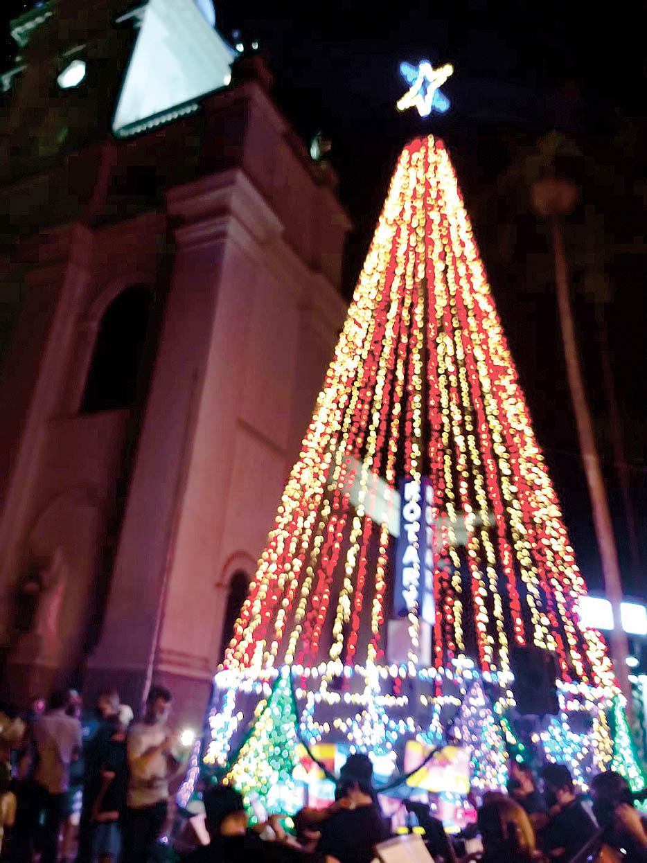 Inaugurada Árvore de Natal do Rotary na Praça da Bandeira