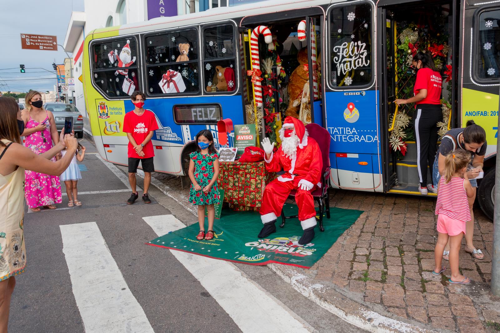 Aicita promove Ônibus do Papai Noel no Parque Luis Latorre