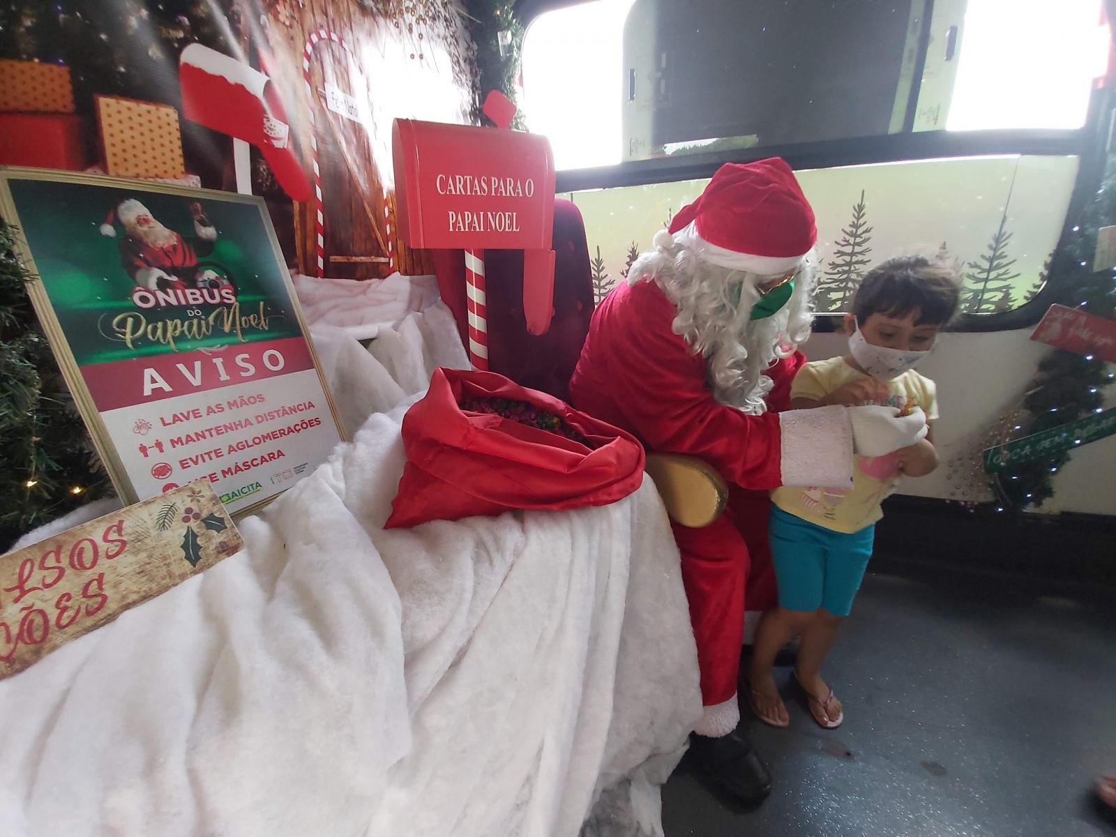 Cartinhas entregues ao Papai Noel estão disponíveis para adoção 