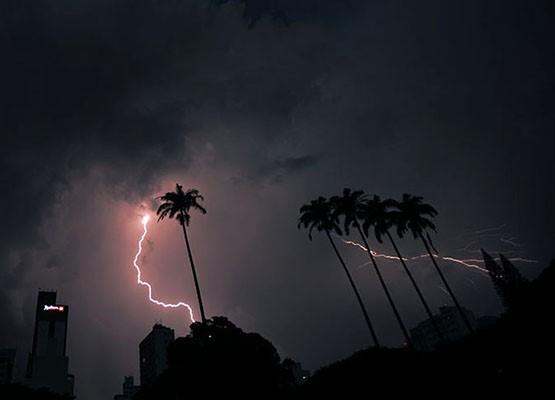 Campinas deve ter chuva forte, com vento, raio e granizo, de 6ª a domingo