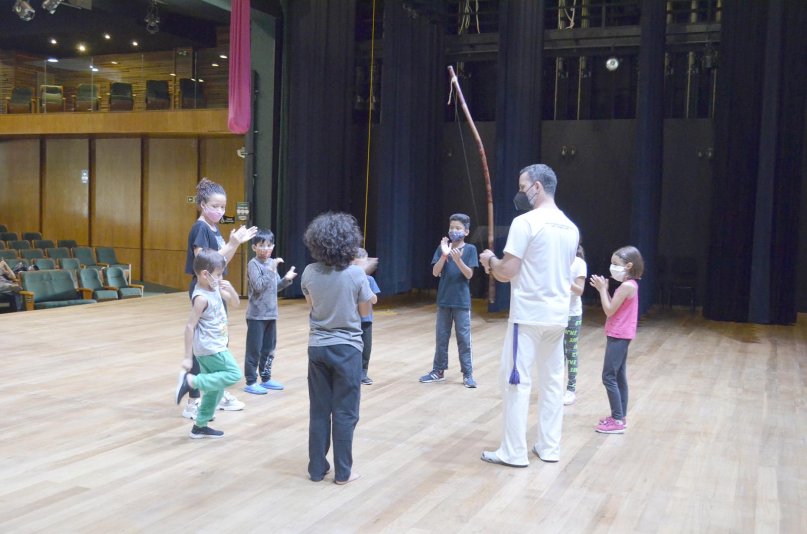 ‘Férias no Teatro’ chega ao fim com encerramento de oficina de capoeira