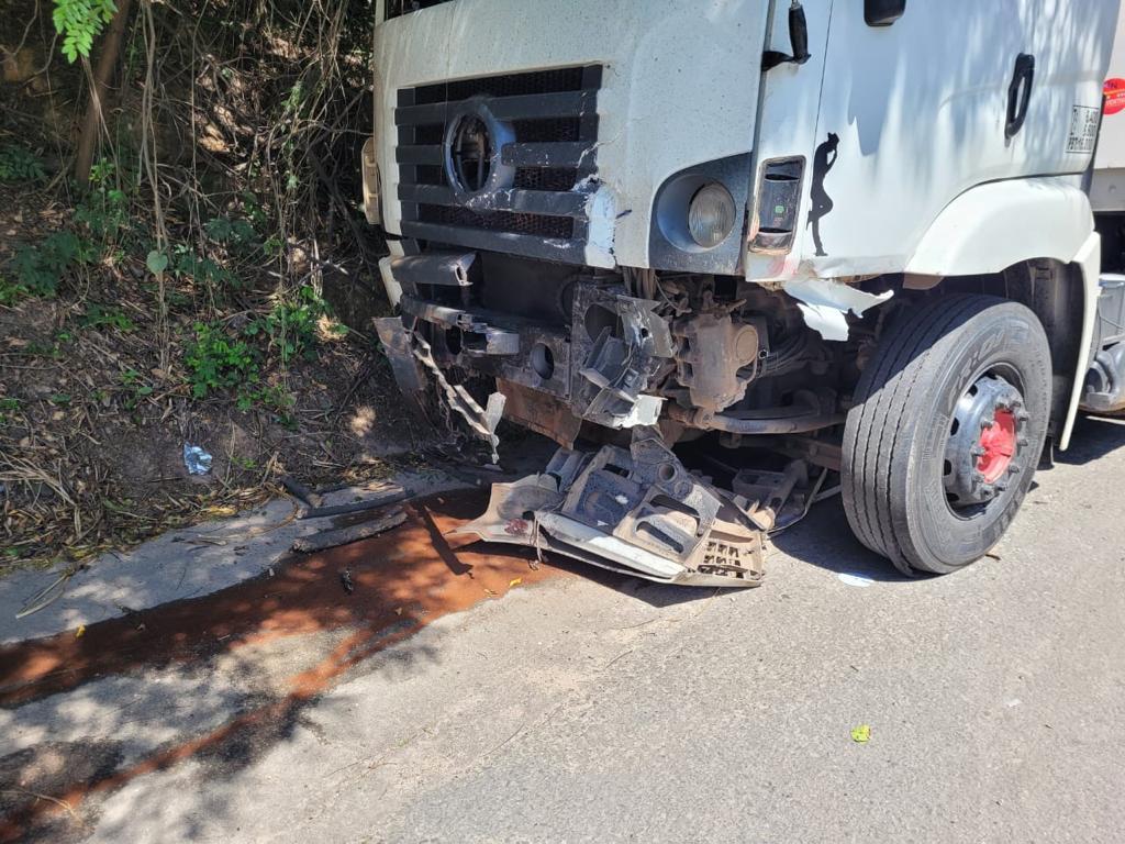 Acidente deixa mulher gravemente ferida na Rodovia Luciano Consoline