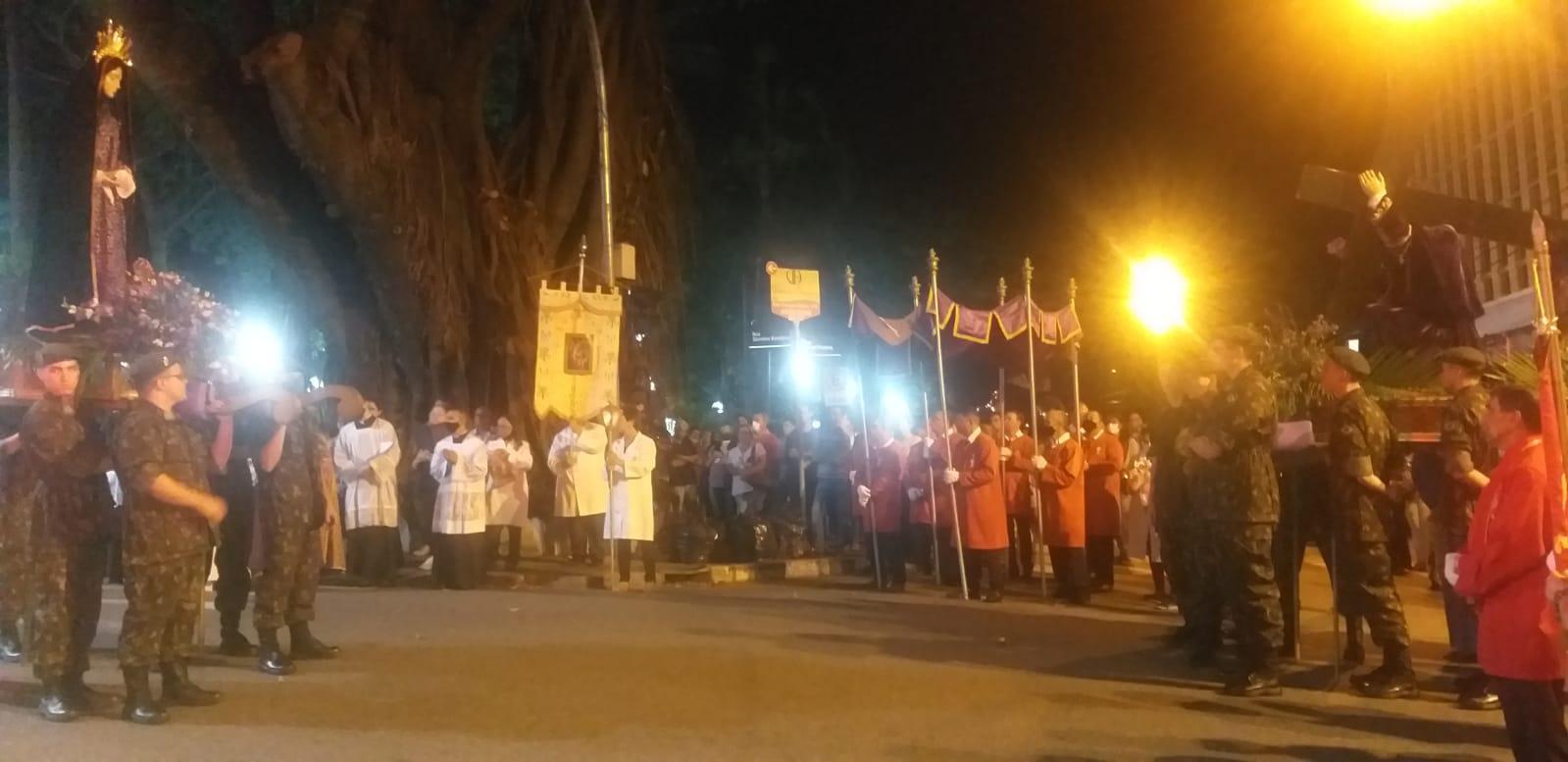 Católicos itatibenses participam da Semana Santa