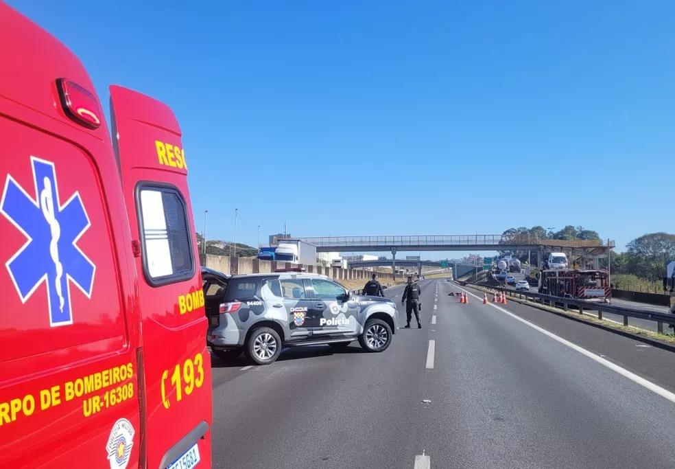 Granada encontrada com pedestre atropelado gera bloqueio na Anhanguera; homem morreu