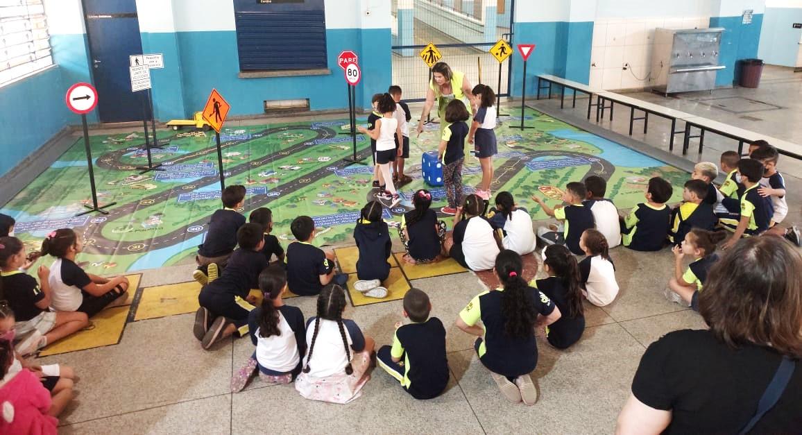 Rota das Bandeiras leva educação no trânsito a alunos da rede municipal de Itatiba