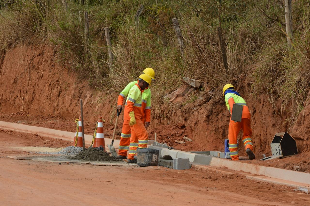 Avenida Prefeito Erasmo Chrispim e Estrada do Pinheirinho recebem melhorias