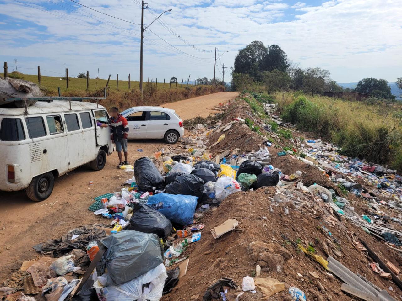 Em ronda, flagra de descarte irregular de resíduos sólidos