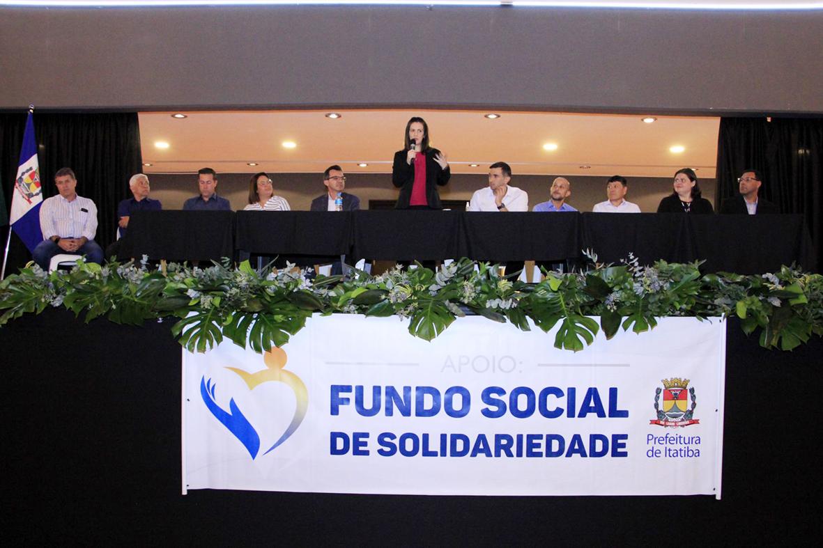 Fundo Social de Solidariedade de Itatiba realiza formatura para entrega de certificados