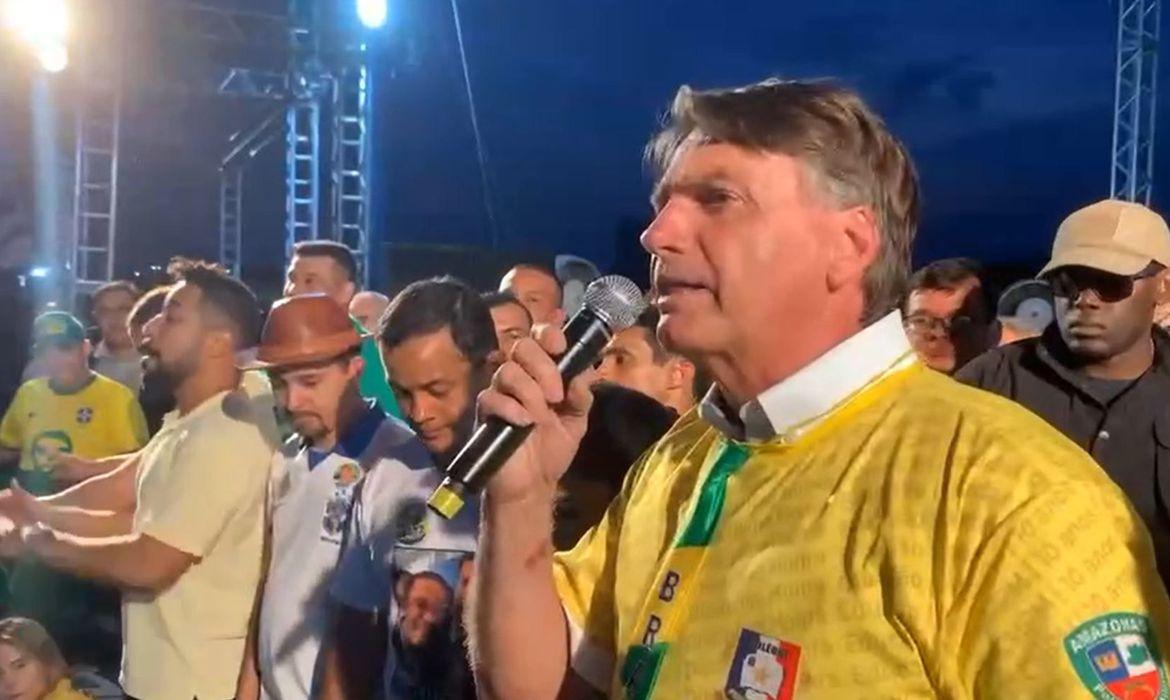 Bolsonaro: não fechei comércio na pandemia para evitar desemprego