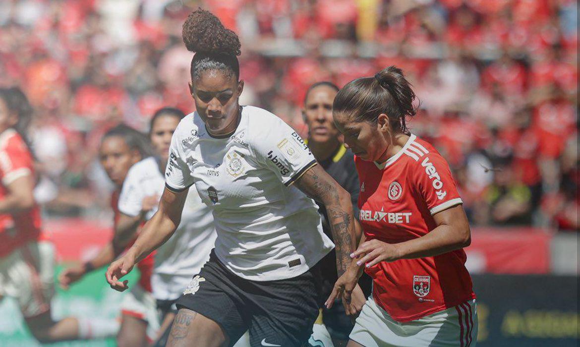 Brasileiro Feminino: Inter e Corinthians empatam em 1º jogo da final