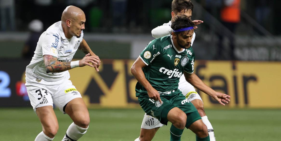 Palmeiras vence o Santos e segue isolado na liderança