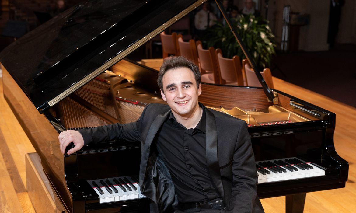 Pianista ucraniano Illia Ovcharenko, de 23 anos, se apresenta no Rio