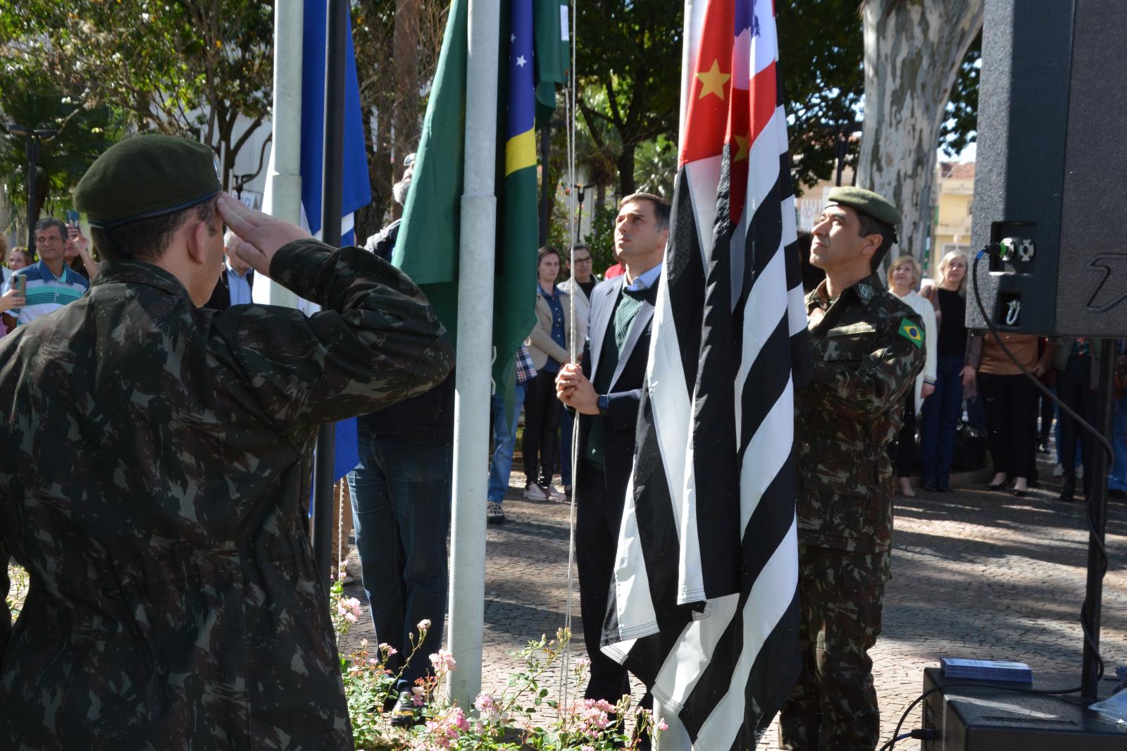 Semana da Pátria: evento cívico contou com autoridades, TG, estudantes e Melhor Idade