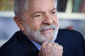 TSE multa campanha de Lula por propaganda eleitoral antecipada