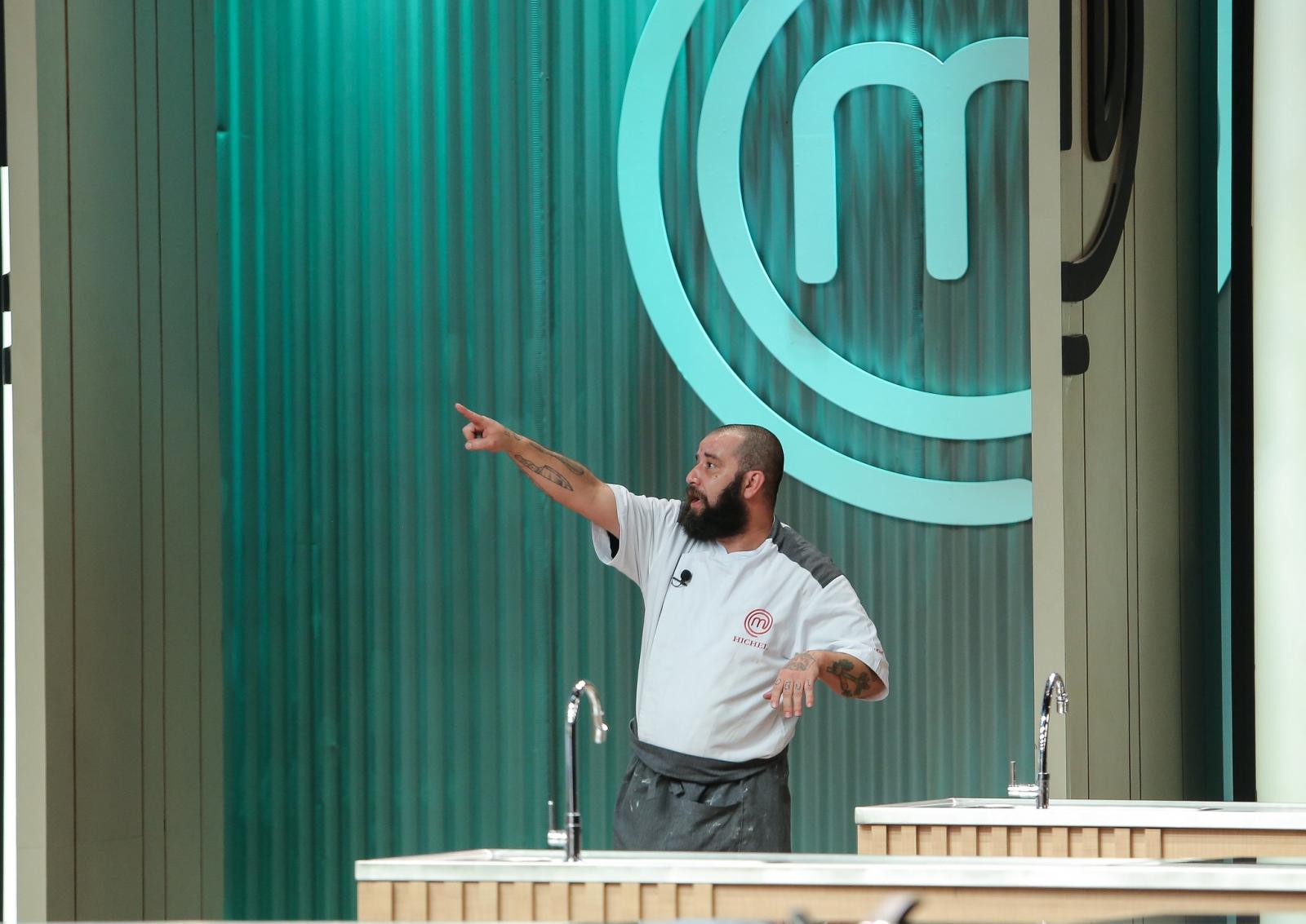 Hichel apresenta prato “sem sentido” e é eliminado do “MasterChef Profissionais”