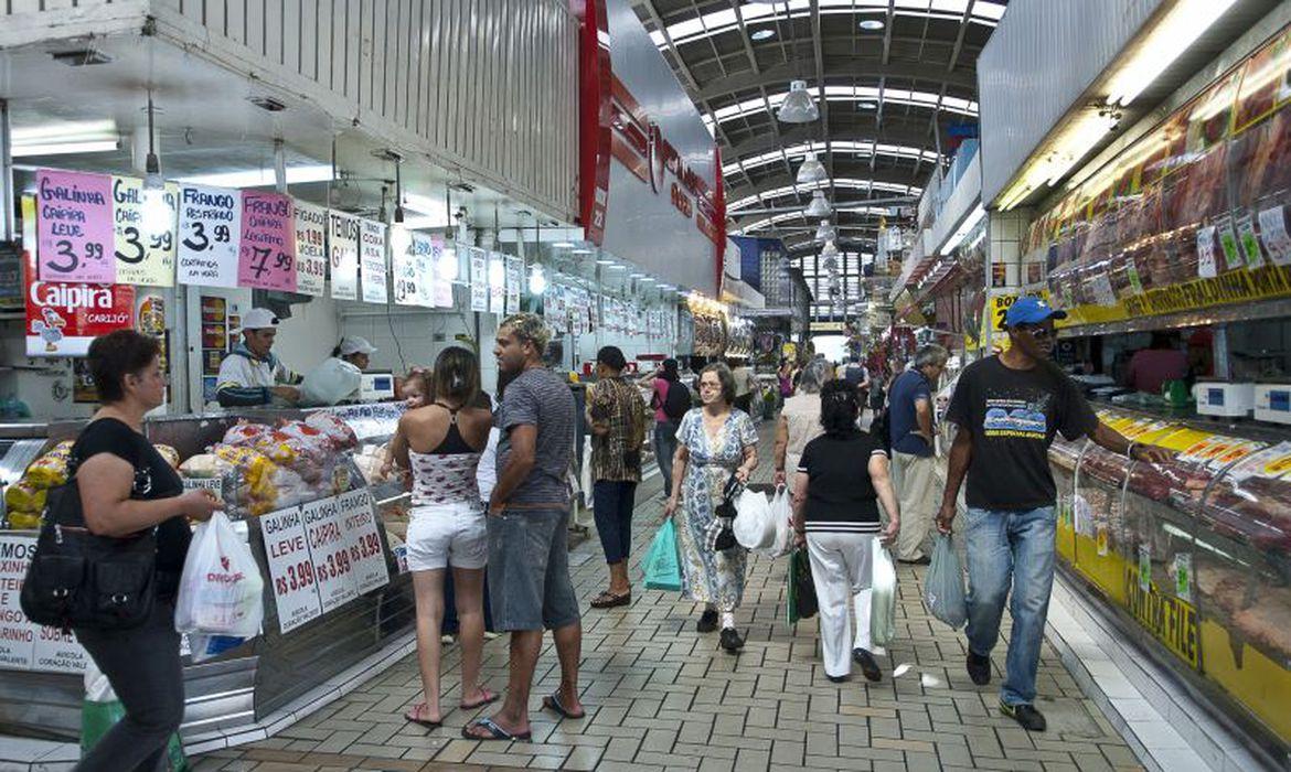 Intenção de Consumo das Famílias cresce 2,1% em outubro