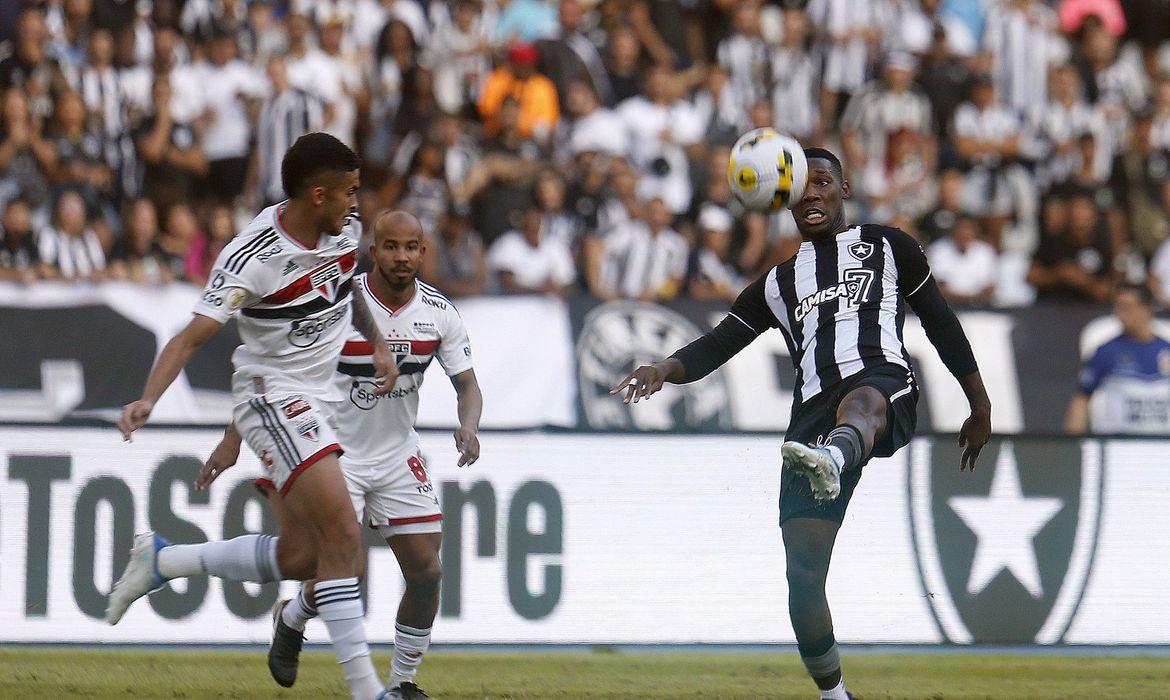 São Paulo e Botafogo se enfrentam por vaga no G8 do Brasileirão