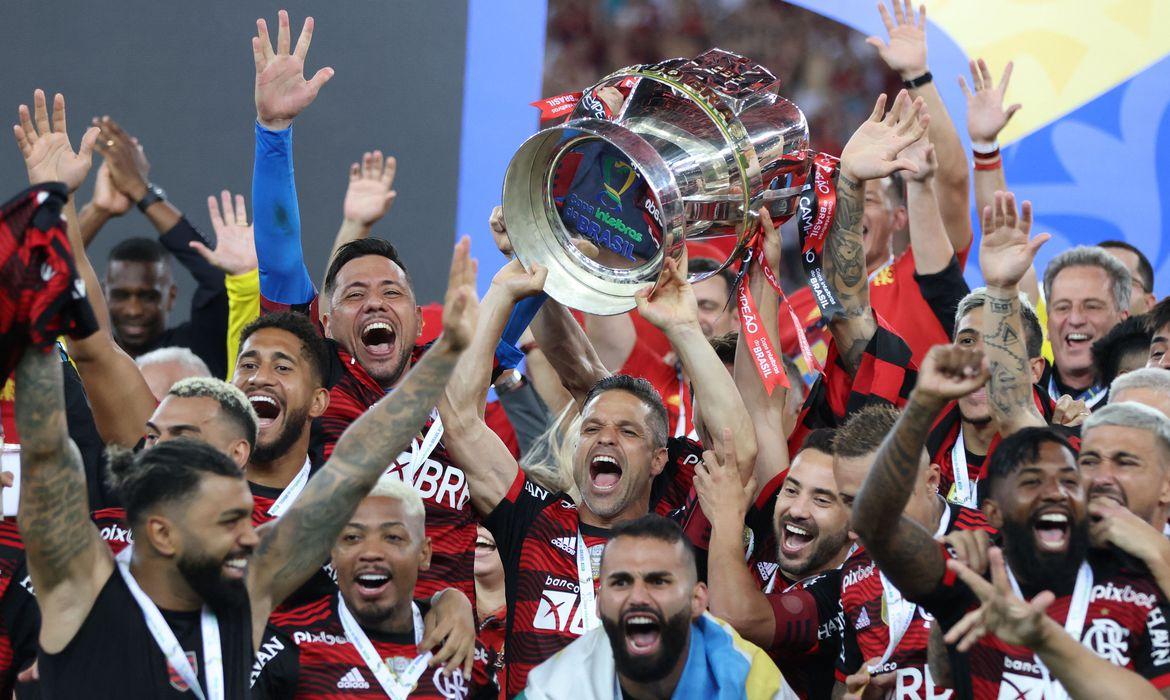 Tumulto antes do jogo final da Copa do Brasil termina em prisões