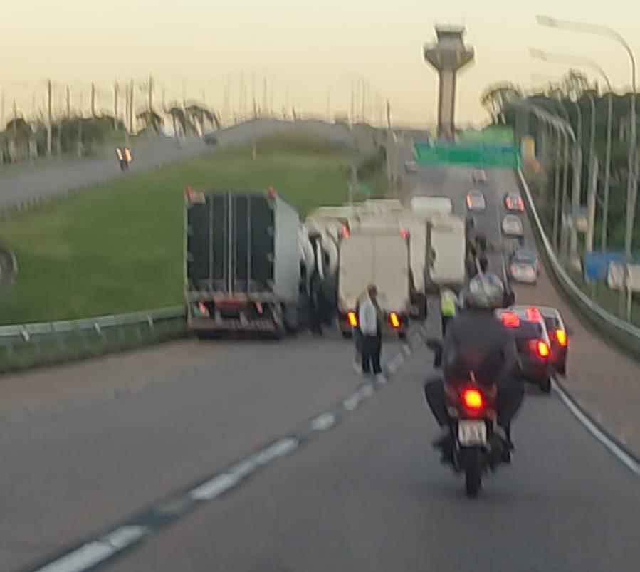 Manifestantes voltam a bloquear acesso ao Aeroporto de Viracopos