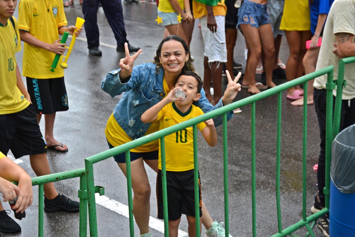 Chuva atrapalha mas não tira a empolgação dos torcedores itatibenses 