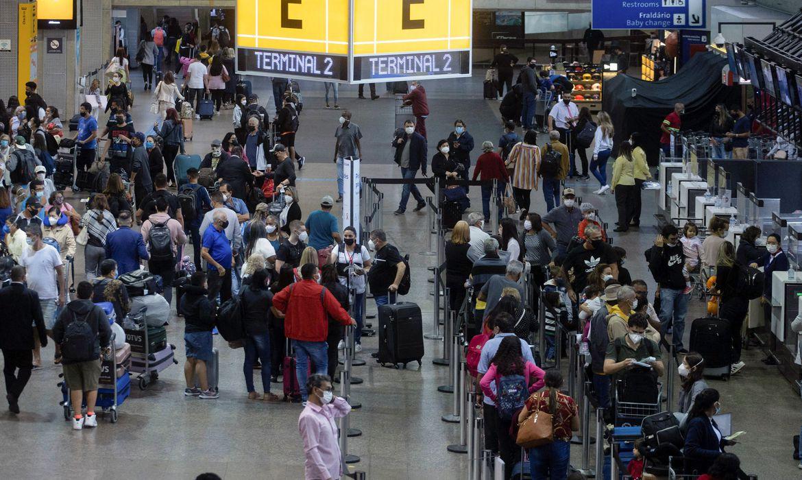 Aeronautas mantêm greve marcada para esta segunda-feira