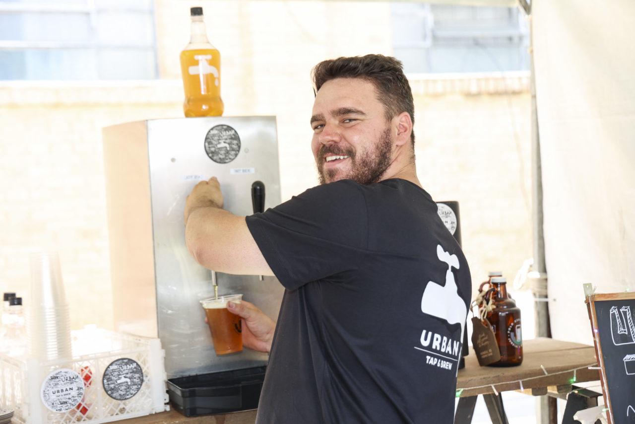 Cervejeiros vendem 3 mil litros de cerveja artesanal no lançamento da Rota