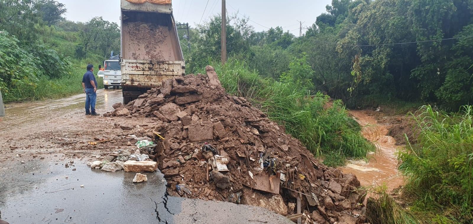 Equipes da Prefeitura de Campinas estão nas ruas para atender ocorrências das chuvas