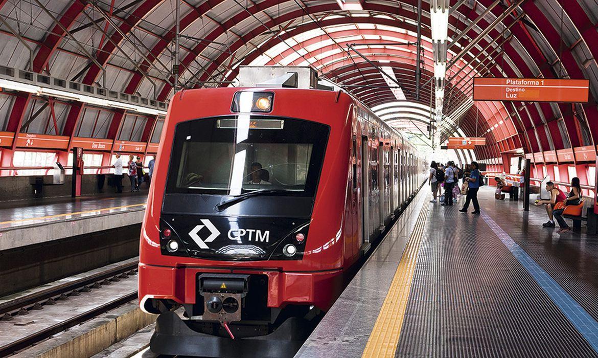 Linhas do Metrô estão parcialmente paralisadas em São Paulo