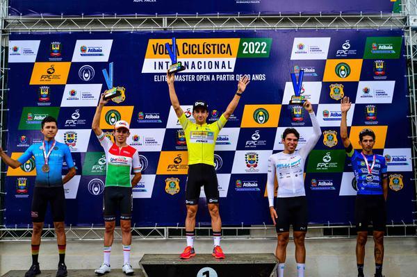 Lucas Motta (Elite) e Ederson Malheiro (Master) vencem a Volta Ciclística Internacional 2022