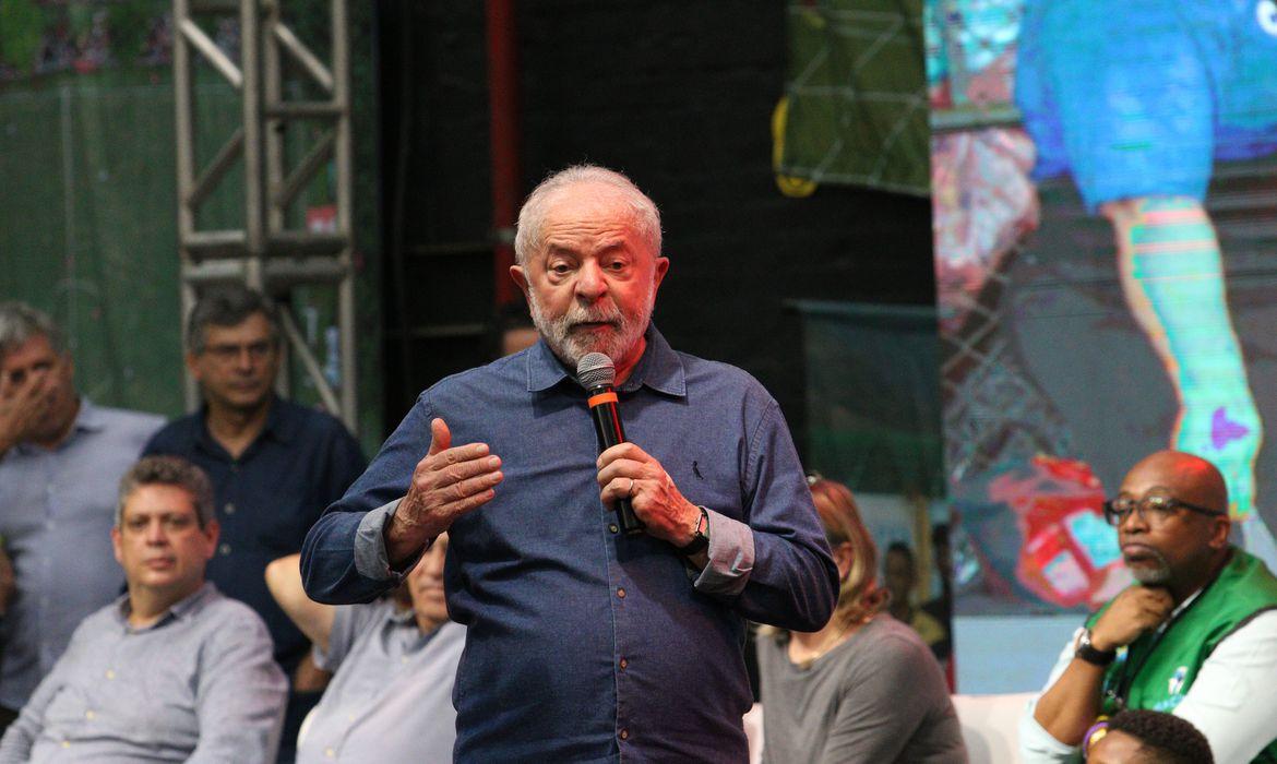 Lula participa de evento com catadores em São Paulo