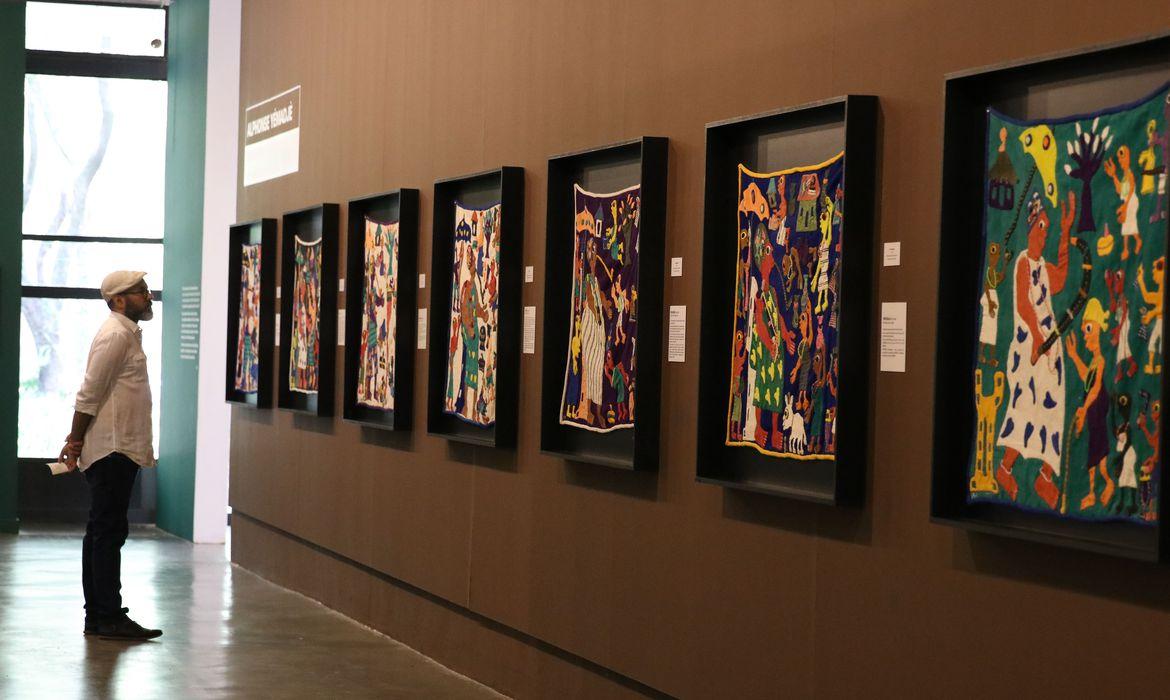 Museu Afro Brasil homenageia artista plástico Emanoel Araujo