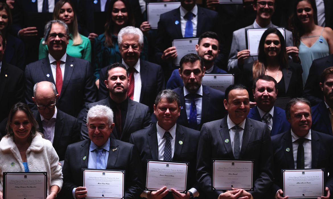 Parlamentares estaduais eleitos são diplomados pela Justiça Eleitoral; posse acontece em 15 de março