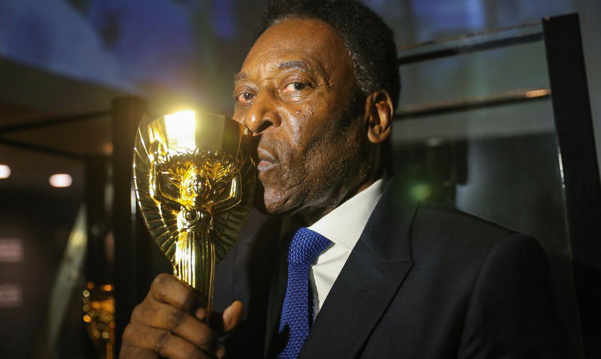 Pelé, a essência do futebol brasileiro