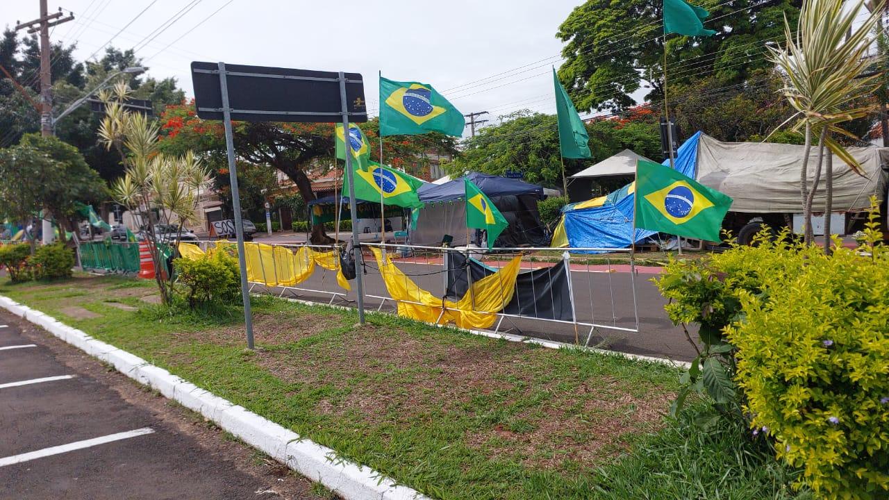 Acampamento bolsonarista segue em frente à EsPCEx, em Campinas