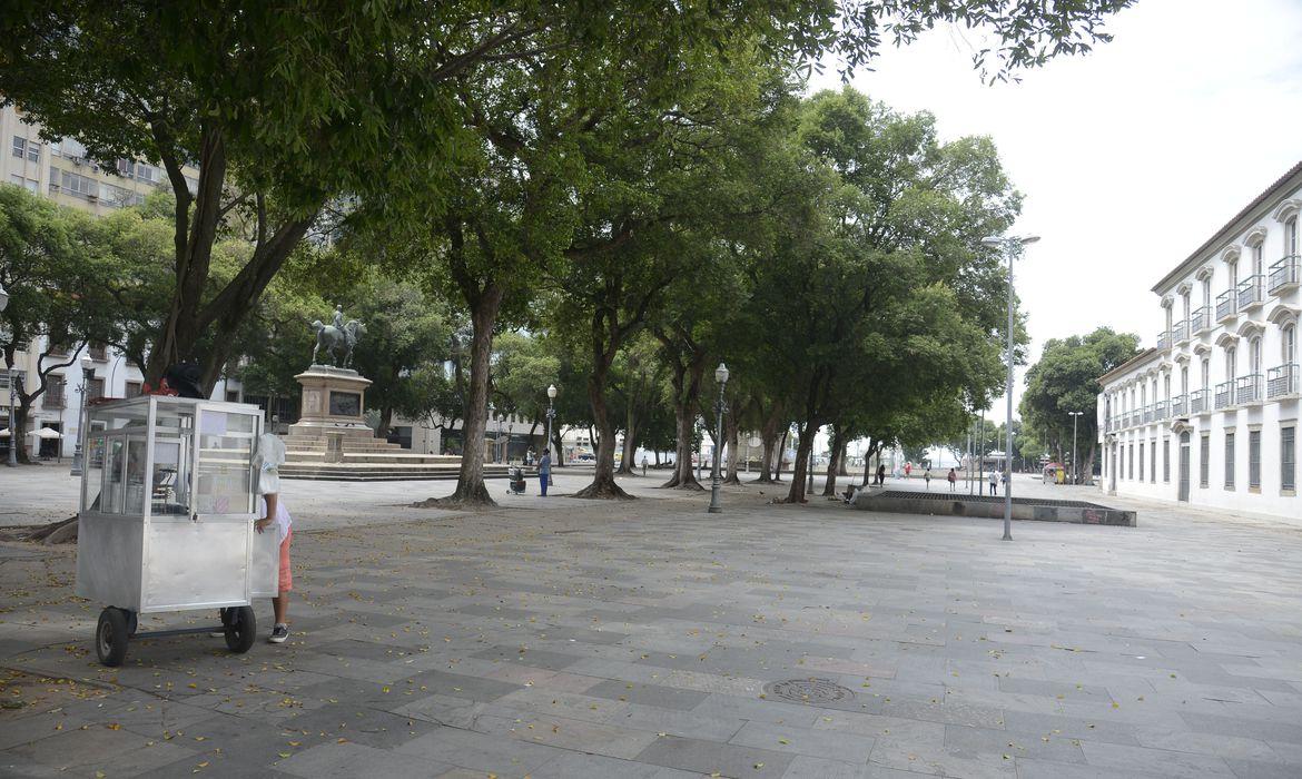 Blocos abrem desfiles domingo e alertam para situação no centro do Rio