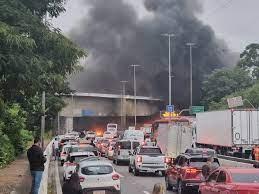 Campinas não tem bloqueios; Marginal Tietê está fechada em SP